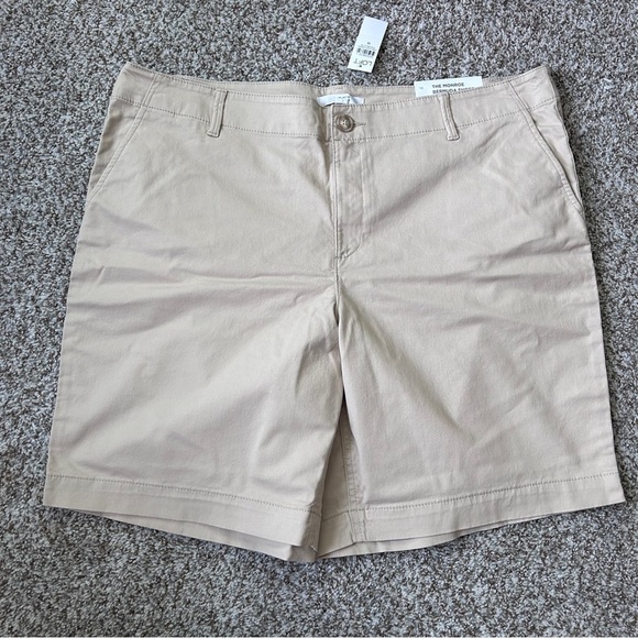 NWT LOFT Tan The Monroe Bermuda Shorts Casual Khaki Minimalist Neutral 18 - Picture 1 of 6